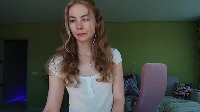 Snapshot of Cuddle_Cat chatting on 06-10-26, 06:12 Cuddle Cat online show from 06-10-26, 06:12