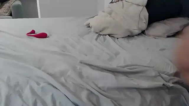 sweeti Em online show from 10-27-25, 06:56