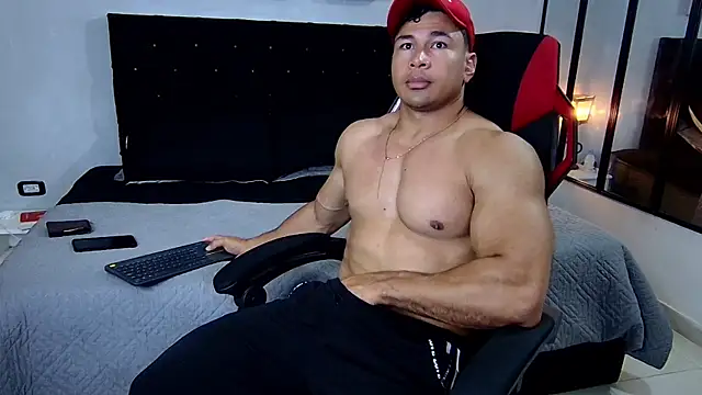 tyler hank01 online show from 03-13-25, 01:40