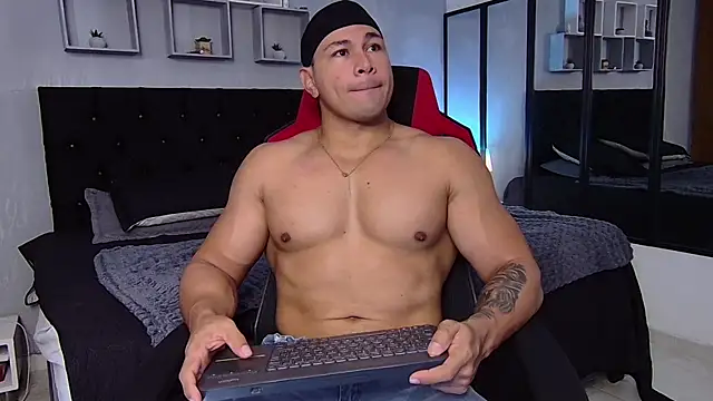 tyler hank01 online show from 09-13-25, 01:11