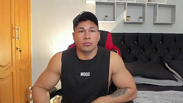 tyler hank01 online show from 04-10-26, 10:47