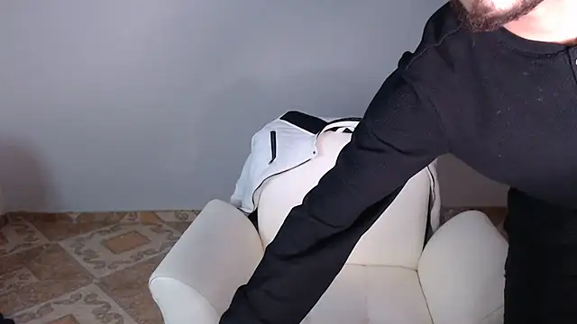 Snapshot of Valentina_Six chatting on 01-03-25, 02:40 Valentina Six online show from 01-03-25, 02:40