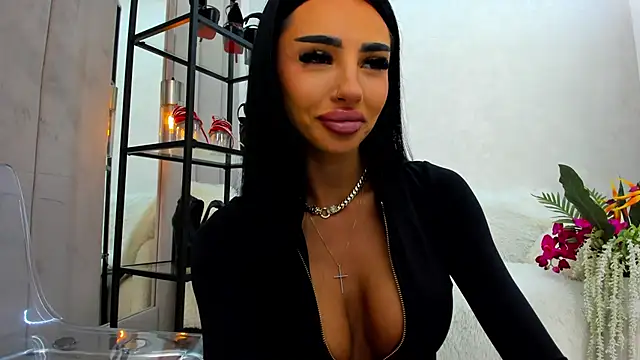 Britney Charm  online show from 04-24-26, 06:49