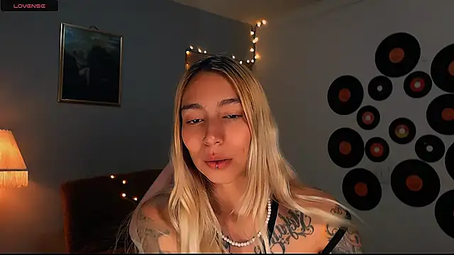 Saucy Jenn online show from 02-28-25, 02:42