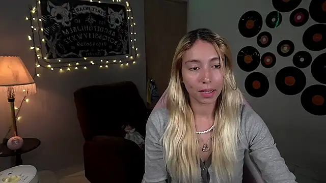 Saucy Jenn online show from 03-16-25, 09:58