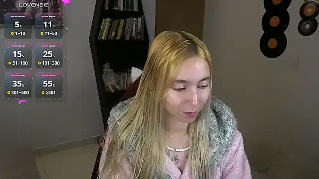 Saucy Jenn online show from 09-28-25, 01:11