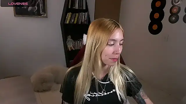 Saucy Jenn online show from 10-04-25, 02:31