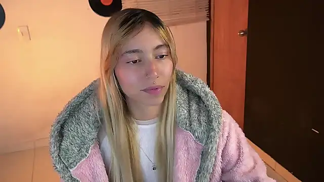 Saucy Jenn online show from 05-10-26, 02:50