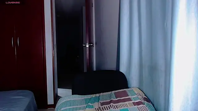 Snapshot of TastyTrap_18 chatting on 05-16-26, 05:37 TastyTrap 18 online show from 05-16-26, 05:37
