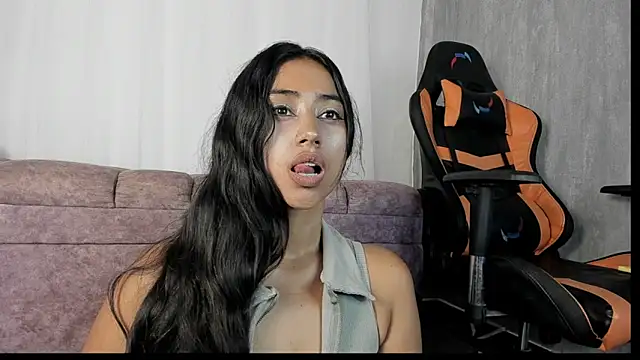 Valentinne z online show from 01-23-25, 03:54