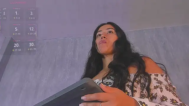 Valentinne z online show from 09-14-25, 03:55