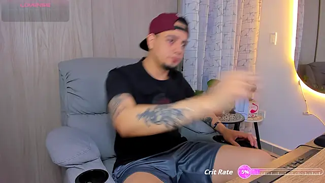 Snapshot of alejandro_calderon1 chatting on 10-13-25, 02:55 alejandro calderon1 online show from 10-13-25, 02:55