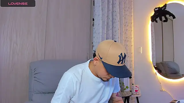 Snapshot of alejandro_calderon1 chatting on 11-03-25, 05:09 alejandro calderon1 online show from 11-03-25, 05:09