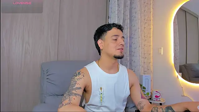 Snapshot of alejandro_calderon1 chatting on 11-11-25, 06:13 alejandro calderon1 online show from 11-11-25, 06:13