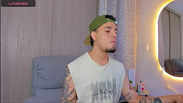 Snapshot of alejandro_calderon1 chatting on 11-13-25, 10:08 alejandro calderon1 online show from 11-13-25, 10:08