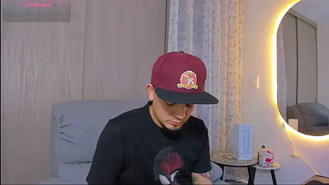 Snapshot of alejandro_calderon1 chatting on 11-23-25, 02:55 alejandro calderon1 online show from 11-23-25, 02:55