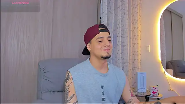 Snapshot of alejandro_calderon1 chatting on 11-25-25, 04:23 alejandro calderon1 online show from 11-25-25, 04:23