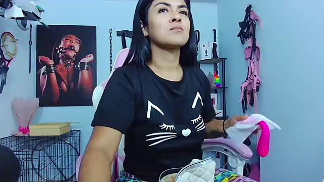 Hannah-grace online show from 12-18-25, 01:06