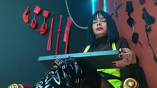 Snapshot of amy-mistress chatting on 12-08-24, 10:47 amy-mistress online show from 12-08-24, 10:47