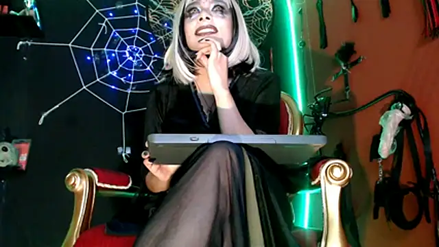 Snapshot of amy-mistress chatting on 10-26-25, 10:58 amy-mistress online show from 10-26-25, 10:58