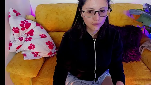 Kyomi chang online show from 04-25-26, 12:30