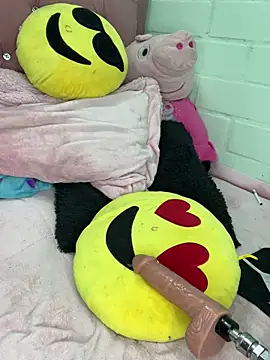 Snapshot of Sofhi_a20 chatting on 01-09-25, 01:50 Sofhi a20 online show from 01-09-25, 01:50