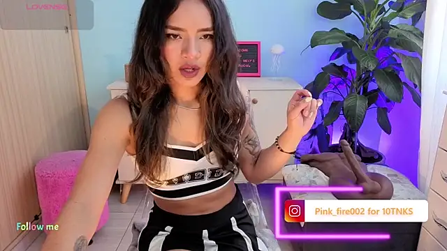 melisa es online show from 11-22-25, 01:21