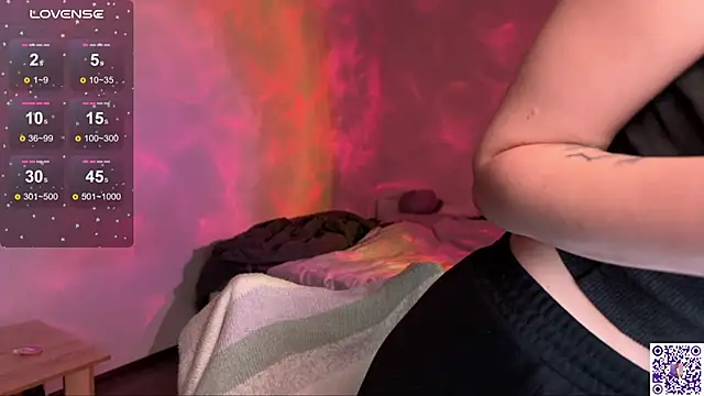 Chanel Gill online show from 10-04-25, 07:23