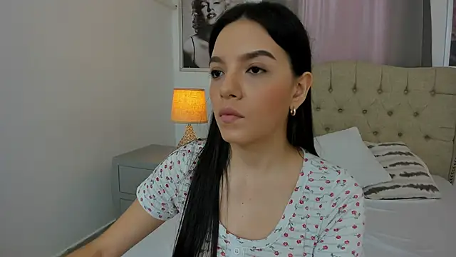 Snapshot of Beautyari_ chatting on 03-15-25, 12:24 Beautyari  online show from 03-15-25, 12:24