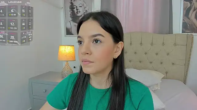 Snapshot of Beautyari_ chatting on 03-18-25, 12:14 Beautyari  online show from 03-18-25, 12:14