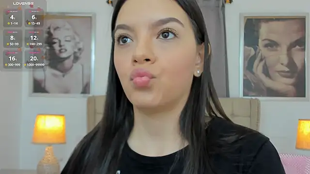 Snapshot of Beautyari_ chatting on 10-08-25, 12:14 Beautyari  online show from 10-08-25, 12:14