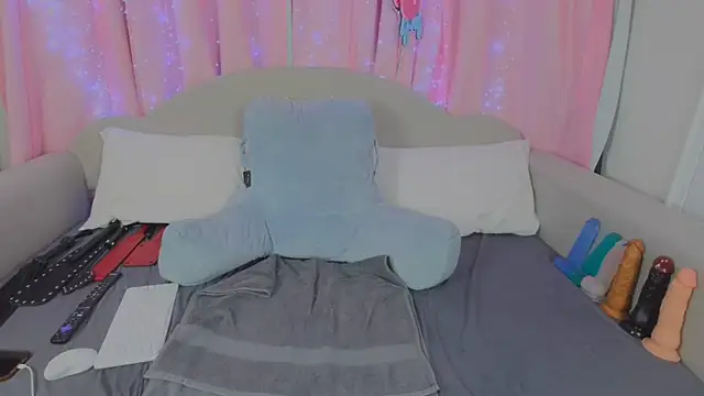 MeghanXO online show from 02-15-25, 11:14