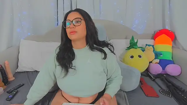 MeghanXO online show from 03-25-26, 01:28