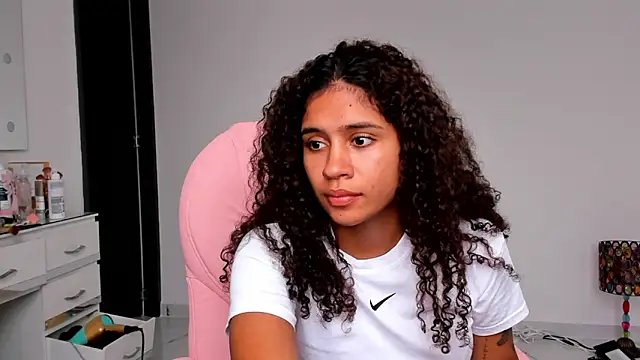 stormyy  online show from 10-17-25, 09:39