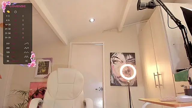 Snapshot of catalinasaiz chatting on 01-13-25, 02:00 catalinasaiz online show from 01-13-25, 02:00