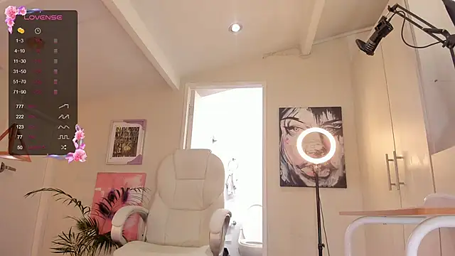 Snapshot of catalinasaiz chatting on 02-25-25, 02:00 catalinasaiz online show from 02-25-25, 02:00