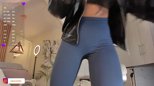 Snapshot of catalinasaiz chatting on 11-14-25, 02:05 catalinasaiz online show from 11-14-25, 02:05