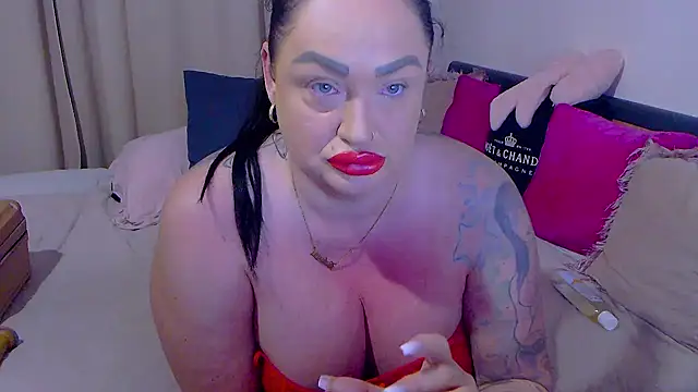 Snapshot of BustyVicky chatting on 05-03-26, 08:04 BustyVicky online show from 05-03-26, 08:04