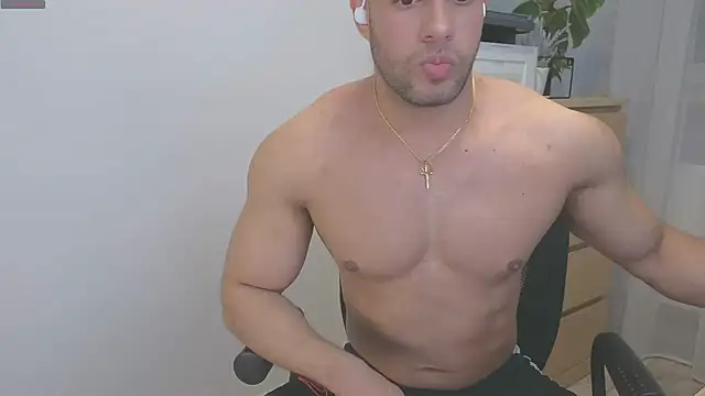 izaak lover online show from 02-13-25, 06:05