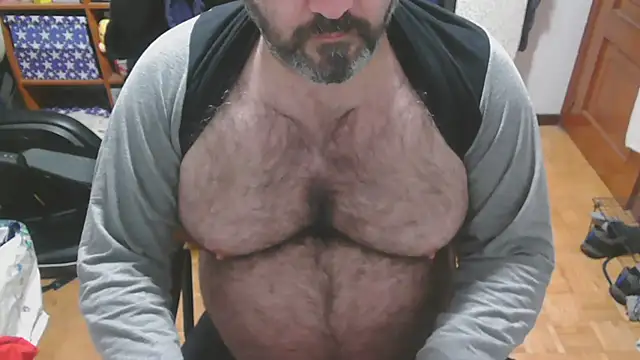 mikeyhotbear online show from 01-07-25, 06:48