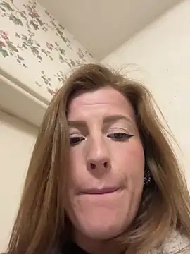 Snapshot of FoxyFrenchy chatting on 02-13-25, 08:03 FoxyFrenchy online show from 02-13-25, 08:03