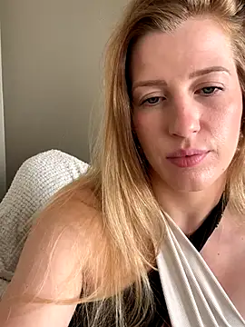 Snapshot of FoxyFrenchy chatting on 09-16-25, 11:11 FoxyFrenchy online show from 09-16-25, 11:11