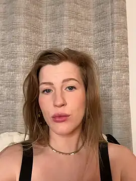 Snapshot of FoxyFrenchy chatting on 01-14-26, 08:14 FoxyFrenchy online show from 01-14-26, 08:14