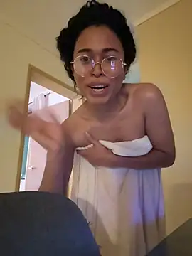 GabriSaenz online show from 12-22-24, 10:47