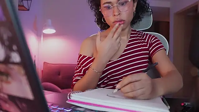 GabriSaenz online show from 02-01-25, 02:58