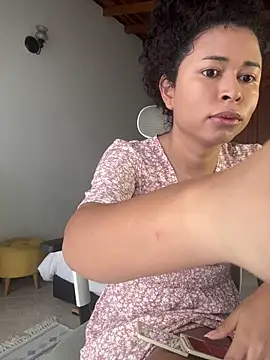 GabriSaenz online show from 04-07-26, 01:44