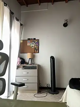 GabriSaenz online show from 04-25-26, 01:03