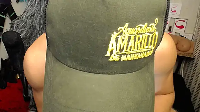 Snapshot of bayronfit chatting on 02-10-25, 01:46 bayronfit online show from 02-10-25, 01:46