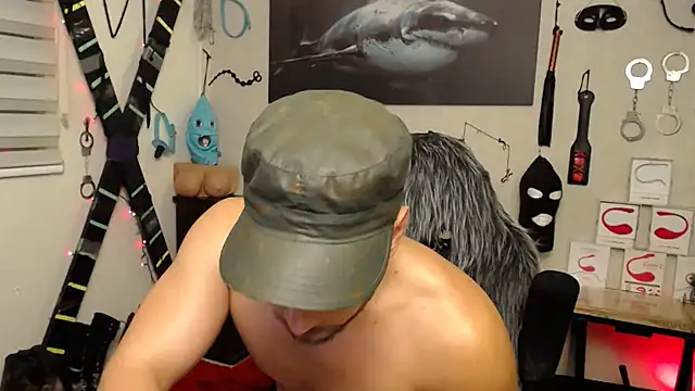 Snapshot of bayronfit chatting on 02-25-25, 06:03 bayronfit online show from 02-25-25, 06:03