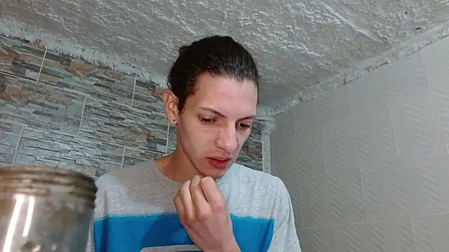 Snapshot of omar_alurba chatting on 11-28-25, 03:25 omar alurba online show from 11-28-25, 03:25